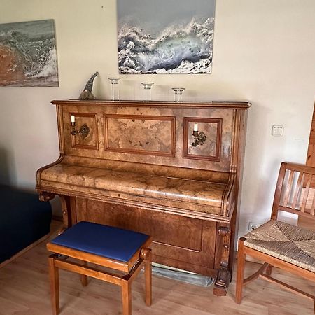 Trollhus - Grosses Familienfreundliches Ferienhaus Born Luaran gambar